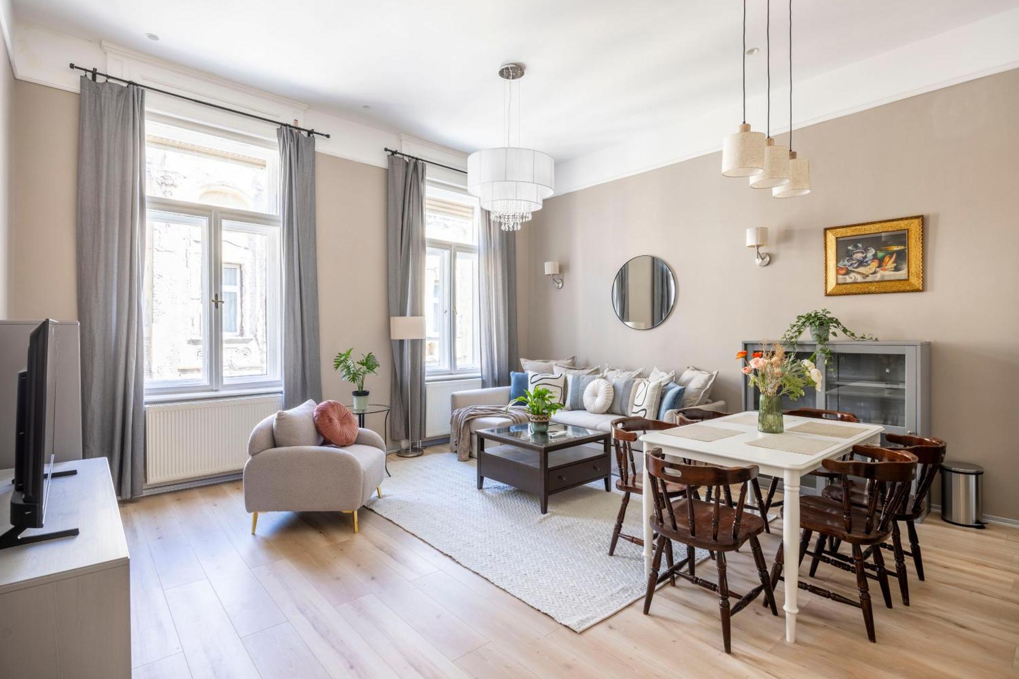 Charming Central Dream Home & Retreat By Prestige Homes Budapest Exterior photo